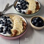 Guacamole na tostach pełnoziarnistych